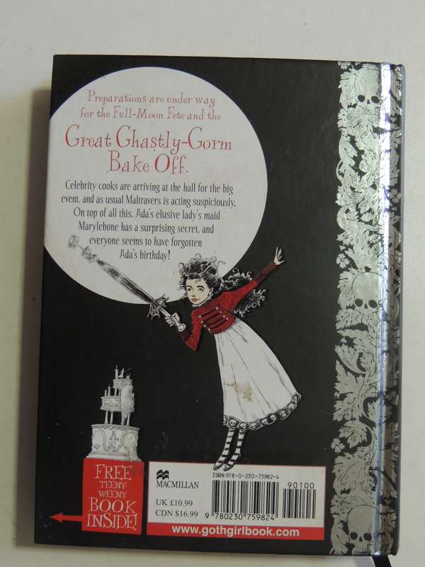 Goth Girl and the Fete Worse Than Death - Chris Riddell