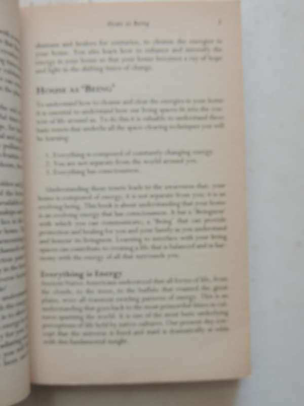 Sacred Space: Clearing And Enhancing The Energy Of Your Home - Denise Linn
