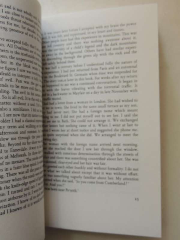 A Foot In Both Worlds: A Doctor's Autobiography Of Psychic Experience - Aurthur Guirdhan
