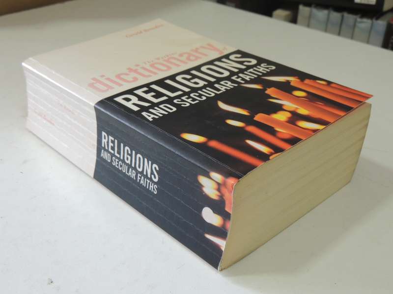 The Watkins Dictionary of Religions and Seculiar Faiths - Gerald Benedict