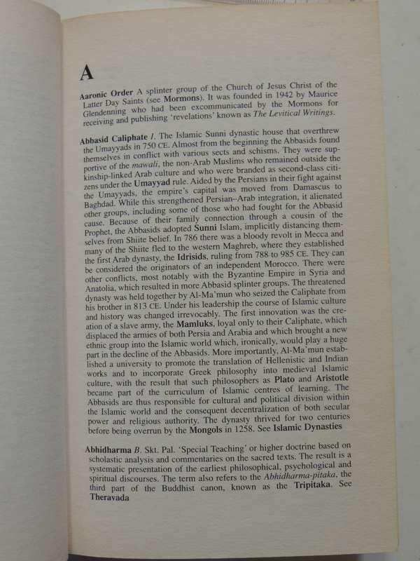 The Watkins Dictionary of Religions and Seculiar Faiths - Gerald Benedict