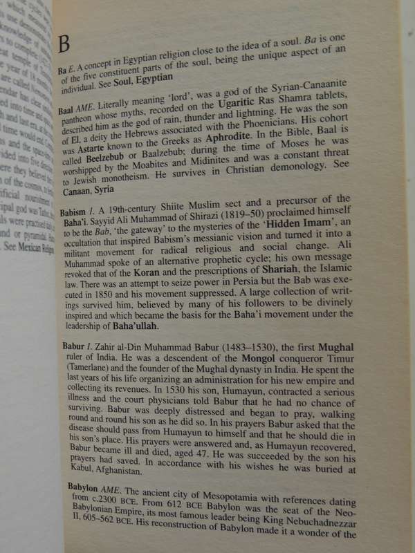 The Watkins Dictionary of Religions and Seculiar Faiths - Gerald Benedict