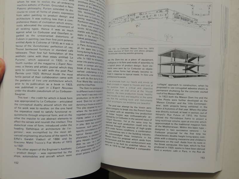 Modern Architecture: A Critical History - Kenneth Frampton
