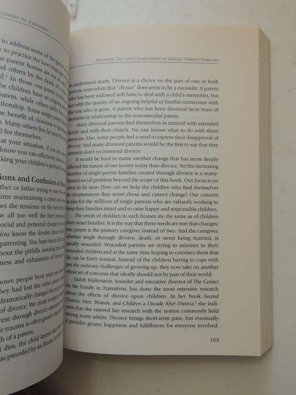 The Five Love Languages Of Your Family 2 in 1 Volume - Gary Chapman