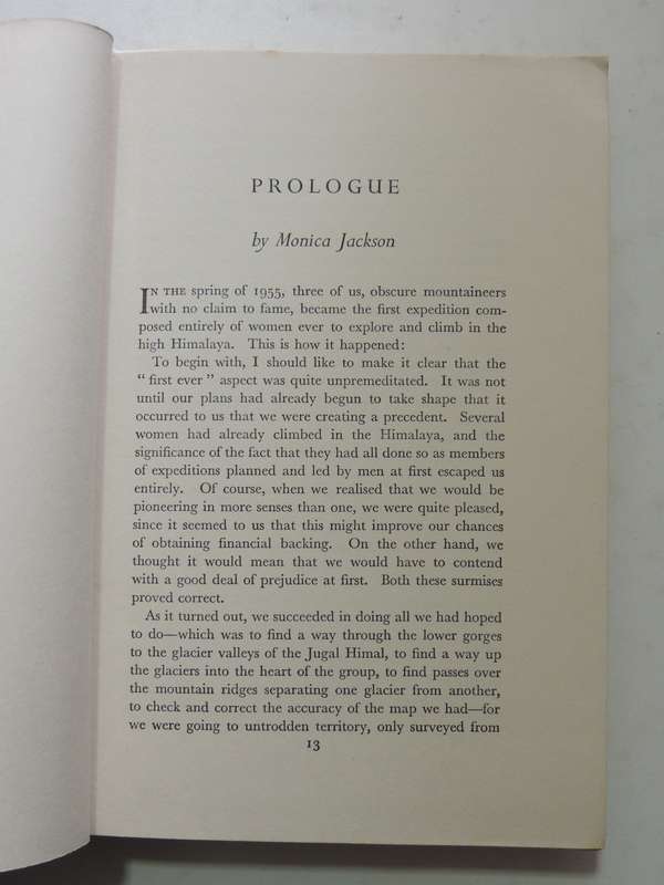 Tents In The Cloud: The First Women's Himalayan Expedition - Monica Jackson & Elizabeth Jackson