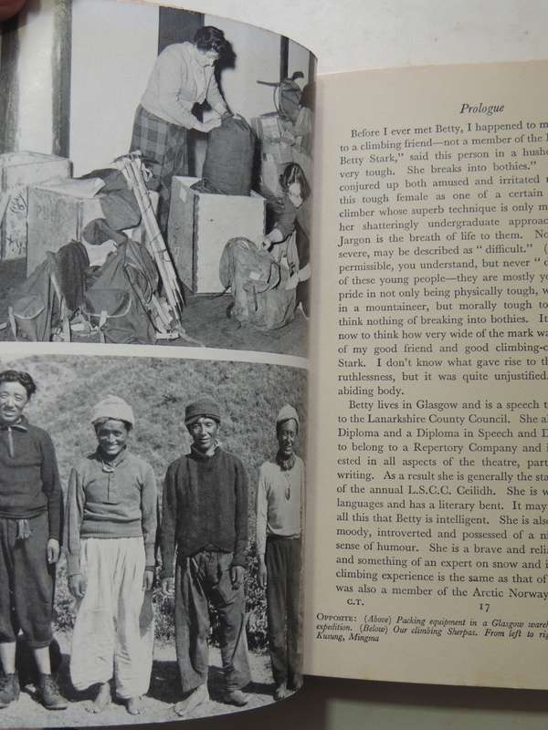Tents In The Cloud: The First Women's Himalayan Expedition - Monica Jackson & Elizabeth Jackson