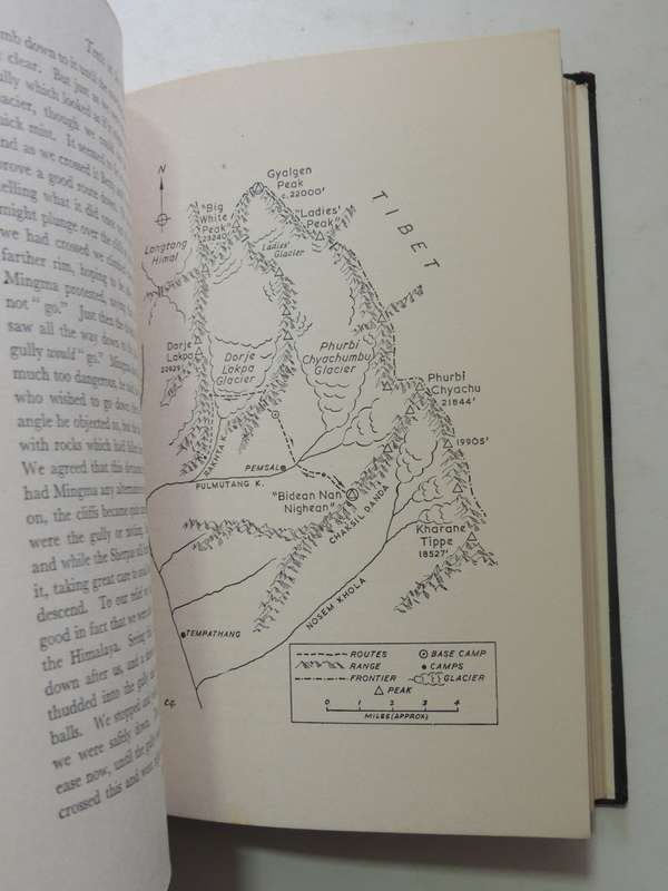 Tents In The Cloud: The First Women's Himalayan Expedition - Monica Jackson & Elizabeth Jackson