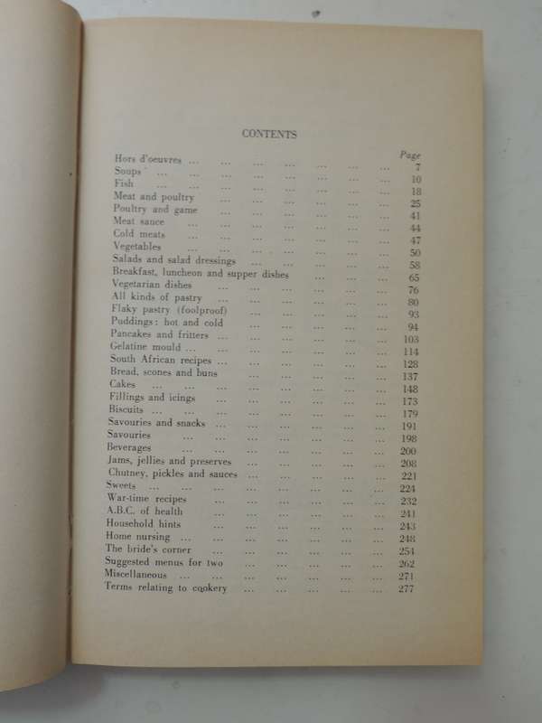 Ouma's Cookery Book - Mrs. Roy Hendrie  1940 First Edition