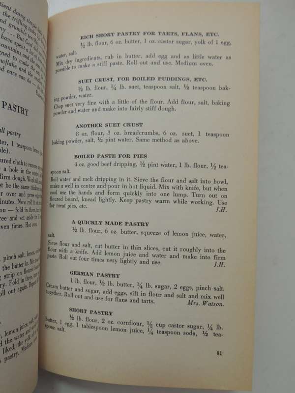 Ouma's Cookery Book - Mrs. Roy Hendrie  1940 First Edition