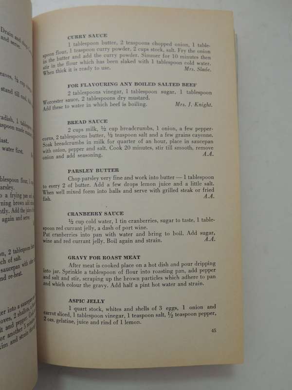 Ouma's Cookery Book - Mrs. Roy Hendrie  1940 First Edition