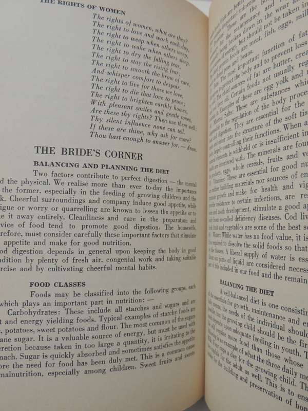 Ouma's Cookery Book - Mrs. Roy Hendrie  1940 First Edition