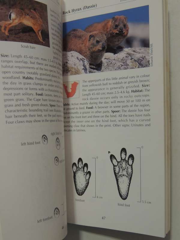 A Photographic Guide To Tracks And Tracking In Southern Africa - Louis Liebenberg