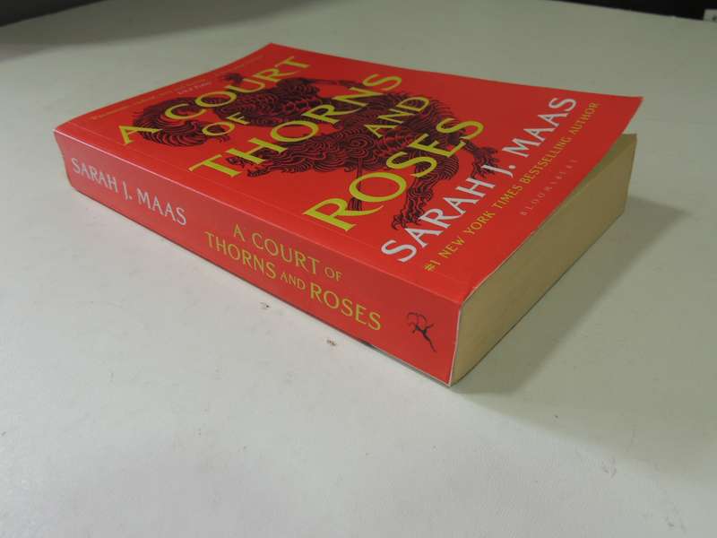 A Court Of Thorn And RosesSarah J. Maas