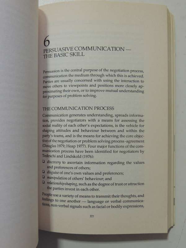 Negotiating Conflict: Insights And Skills For Negotiators And Peacemakers - Mark Anstey