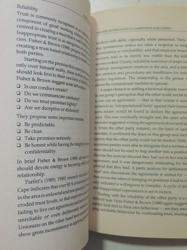 Negotiating Conflict: Insights And Skills For Negotiators And Peacemakers - Mark Anstey
