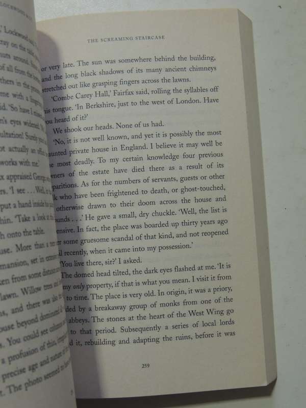 Lockwood & Co: The Screaming Staircase - Jonathan Stroud