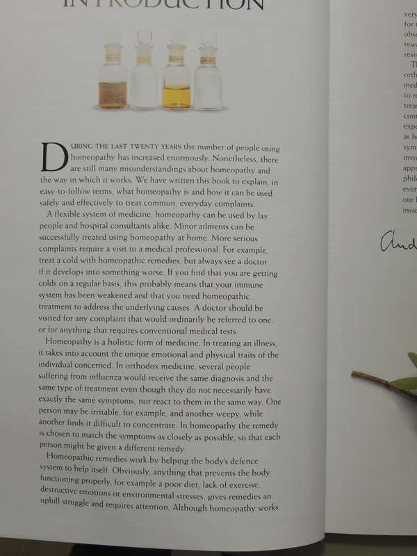The Complete Guide to Homeopathy, The Principles and Practice of Treatment-Andrew Lockie, Nicola Ged