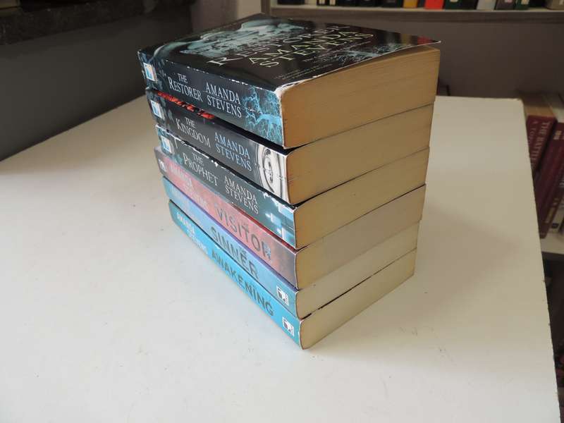 Graveyard Queen Series,The Restorer,Kingdom,Prophet,Visitor,Sinner,Awakening 6 Vol's- Amanda Stevens