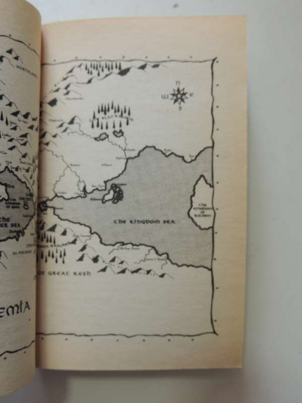 Krondor: The Betrayal- Raymond E. Feist
