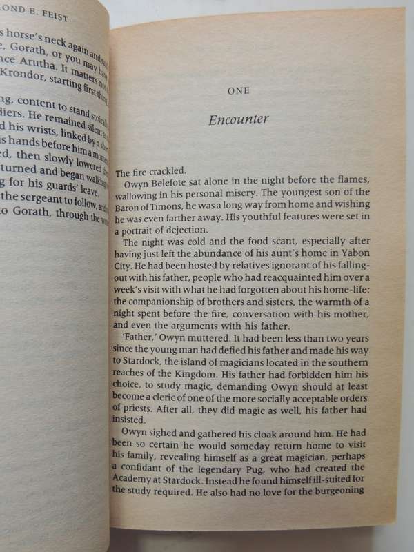 Krondor: The Betrayal- Raymond E. Feist