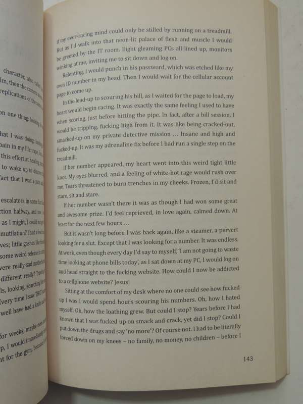Hooked: Secrets and Highs of a Sober Addict - Melinda Ferguson