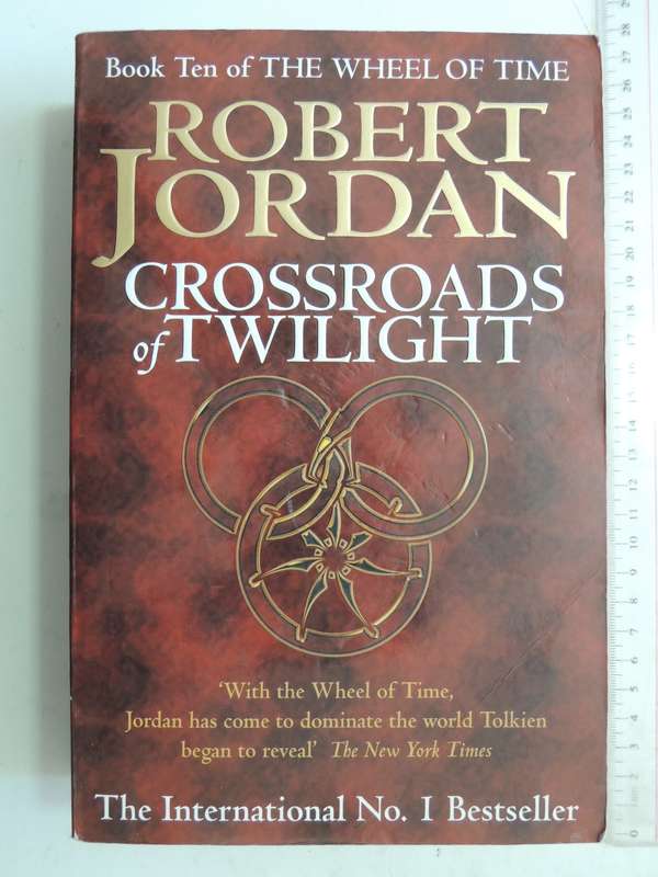 The Wheel of Time - Crossroads of Twilight - Book 10 - Robert Jordan, Brandon Sanderson