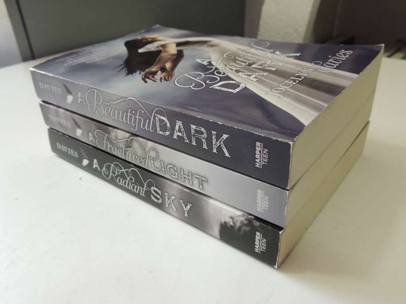 A Beautiful Dark Trilogy, Vol 1-3 A Beautiful Dark, Fractured Light, Radiant Sky - Jocelyn Davies