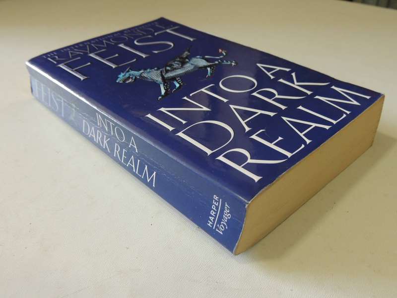 Into A Dark Realm - The Darkwar Book 2 - Raymond E. Feist