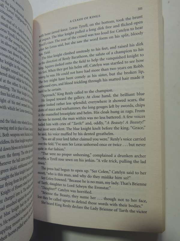 Game Of Thrones, Book 2 of A Song of Ice and Fire, A Clash Iof Kings - George RR Martin
