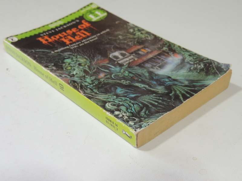 Steve Jackson's House of Hell - Fighting Fantasy -Game Book 10 -Steve Jackson  1984 Adventure Gamebo