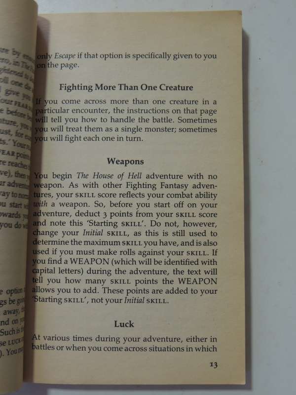 Steve Jackson's House of Hell - Fighting Fantasy -Game Book 10 -Steve Jackson  1984 Adventure Gamebo