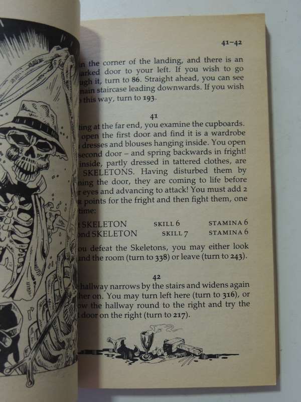 Steve Jackson's House of Hell - Fighting Fantasy -Game Book 10 -Steve Jackson  1984 Adventure Gamebo