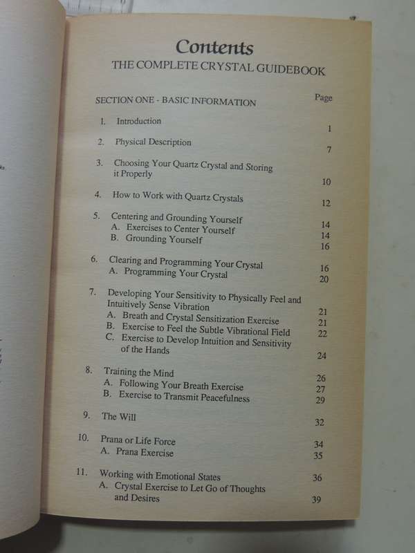 The Complete Crystal Guide Book - Uma Silbey