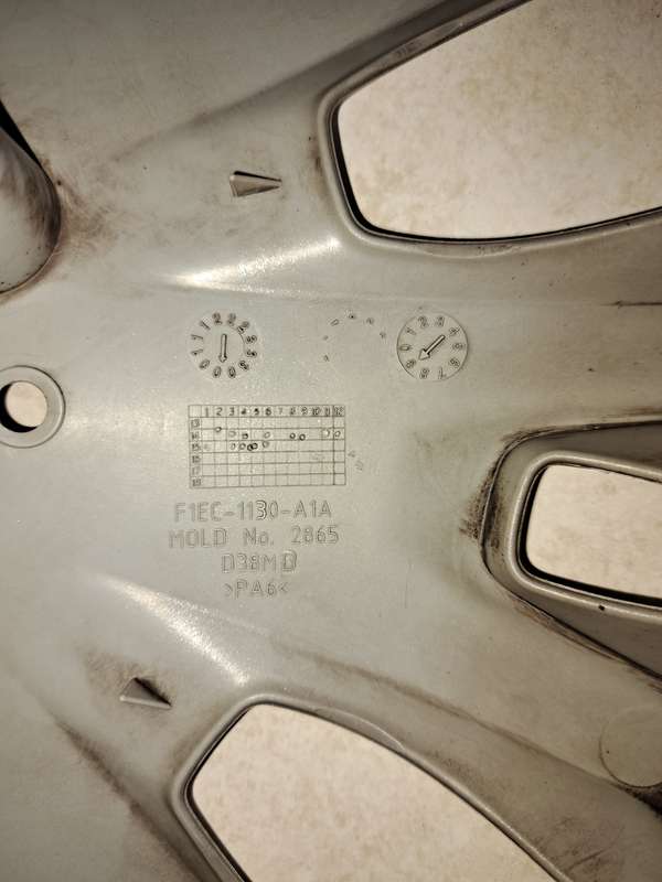 Ford Hub Cap x1