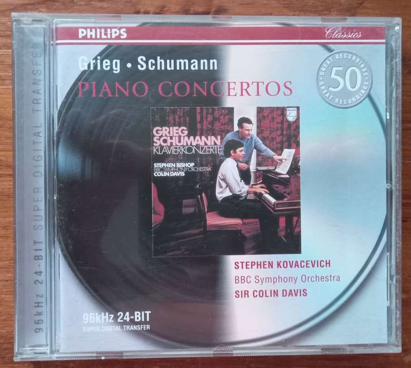 Grieg, Schumann: Piano Concertos (Kovacevich)