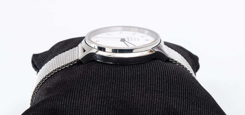 Ladies Mondaine Helvetica No1 Regular White MH1.R1210.SM *SWISS* *SAPPHIRE CRYSTAL*