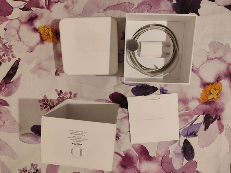 Box Set for Apple 38mm Watch - Packaging Only & 2m Apple Watch Charging Cable.