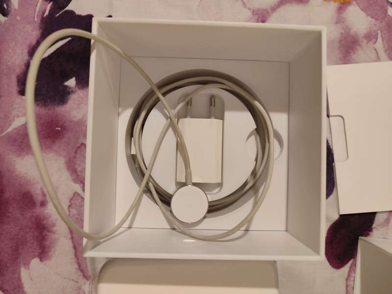 Box Set for Apple 38mm Watch - Packaging Only & 2m Apple Watch Charging Cable.