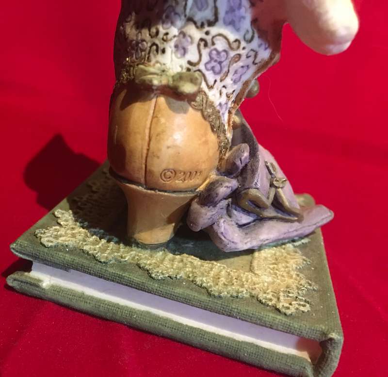 Country Artists Puss in Boots - Ladies hand painted/crafted figurine