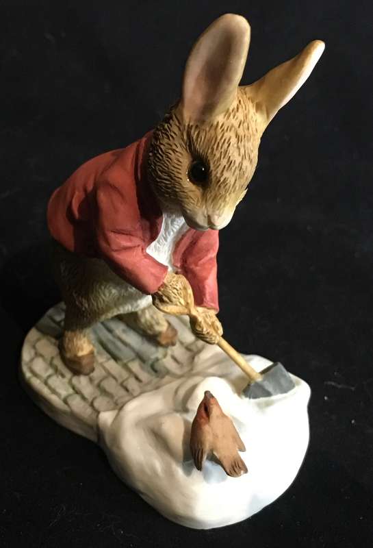 Beatrix Potter Peter Rabbit Shovelling Snow Figurine