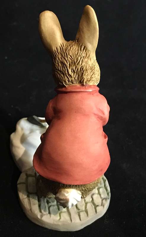 Beatrix Potter Peter Rabbit Shovelling Snow Figurine