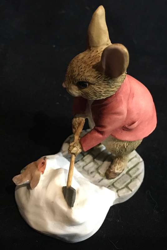 Beatrix Potter Peter Rabbit Shovelling Snow Figurine