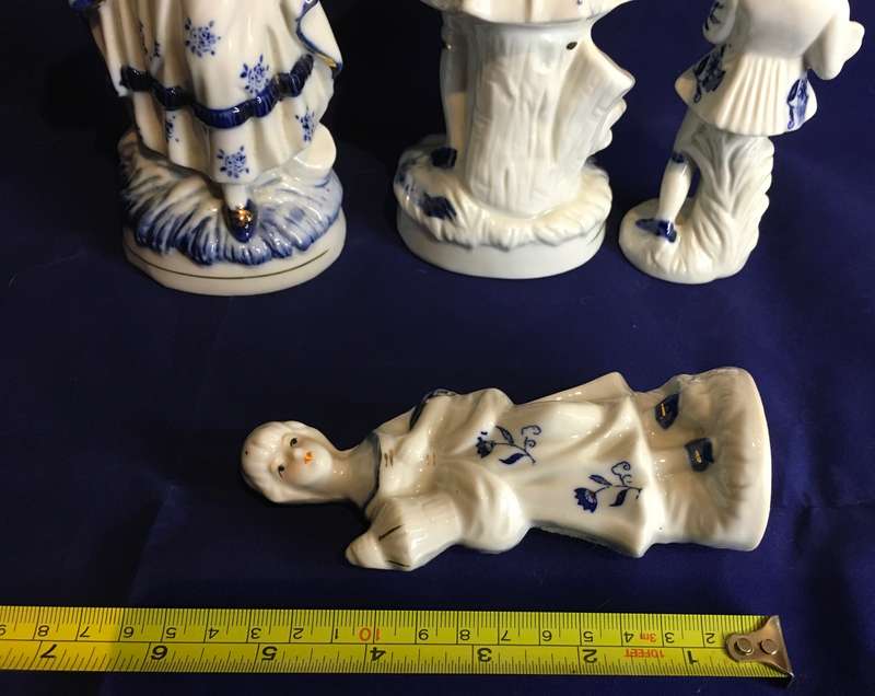 Ornaments set of 4 Blue, white and gold