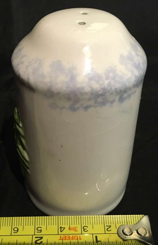 Christmas themed salt and pepper shaker