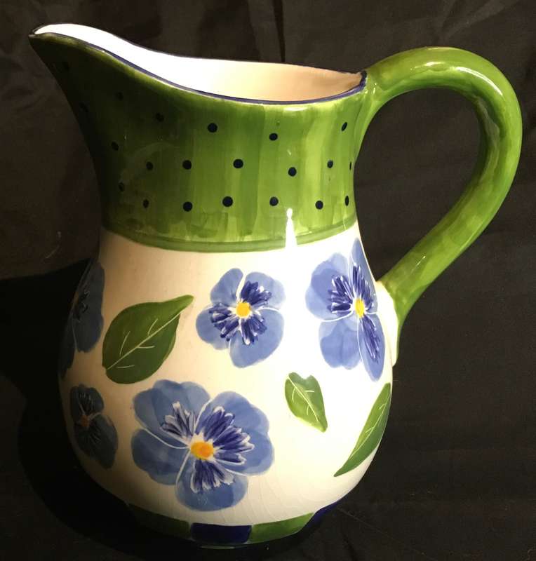 Ceramic pitcher (25cm high)