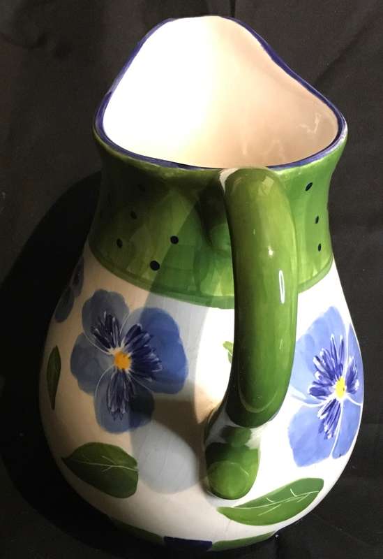 Ceramic pitcher (25cm high)