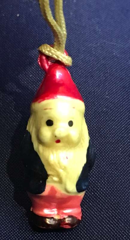 Dwarf Crackerjack celluloid charm