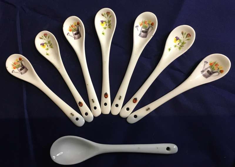 Tea (6) and sugar spoon set