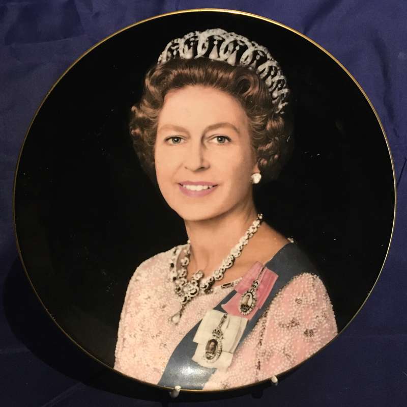 Crown Staffordshire limited edition 1977 Silver Jubilee Queen Elizabeth II silver jubilee plate