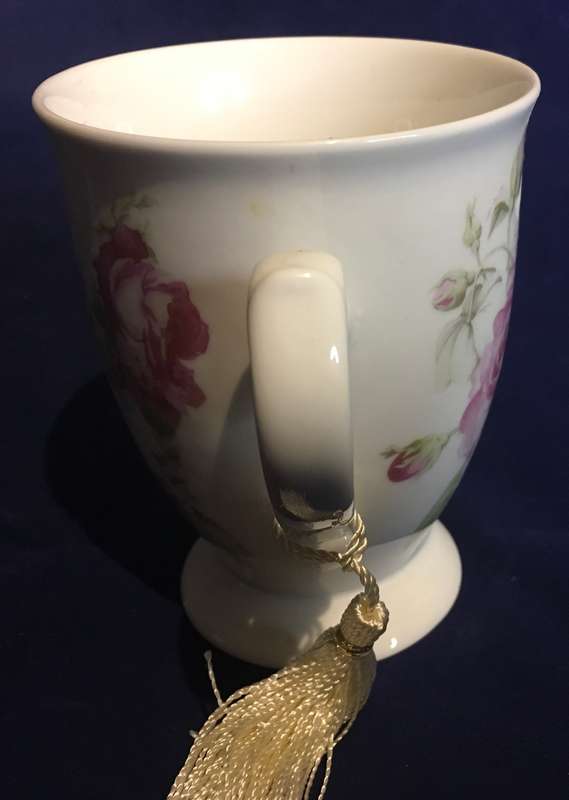 Mug with pink roses